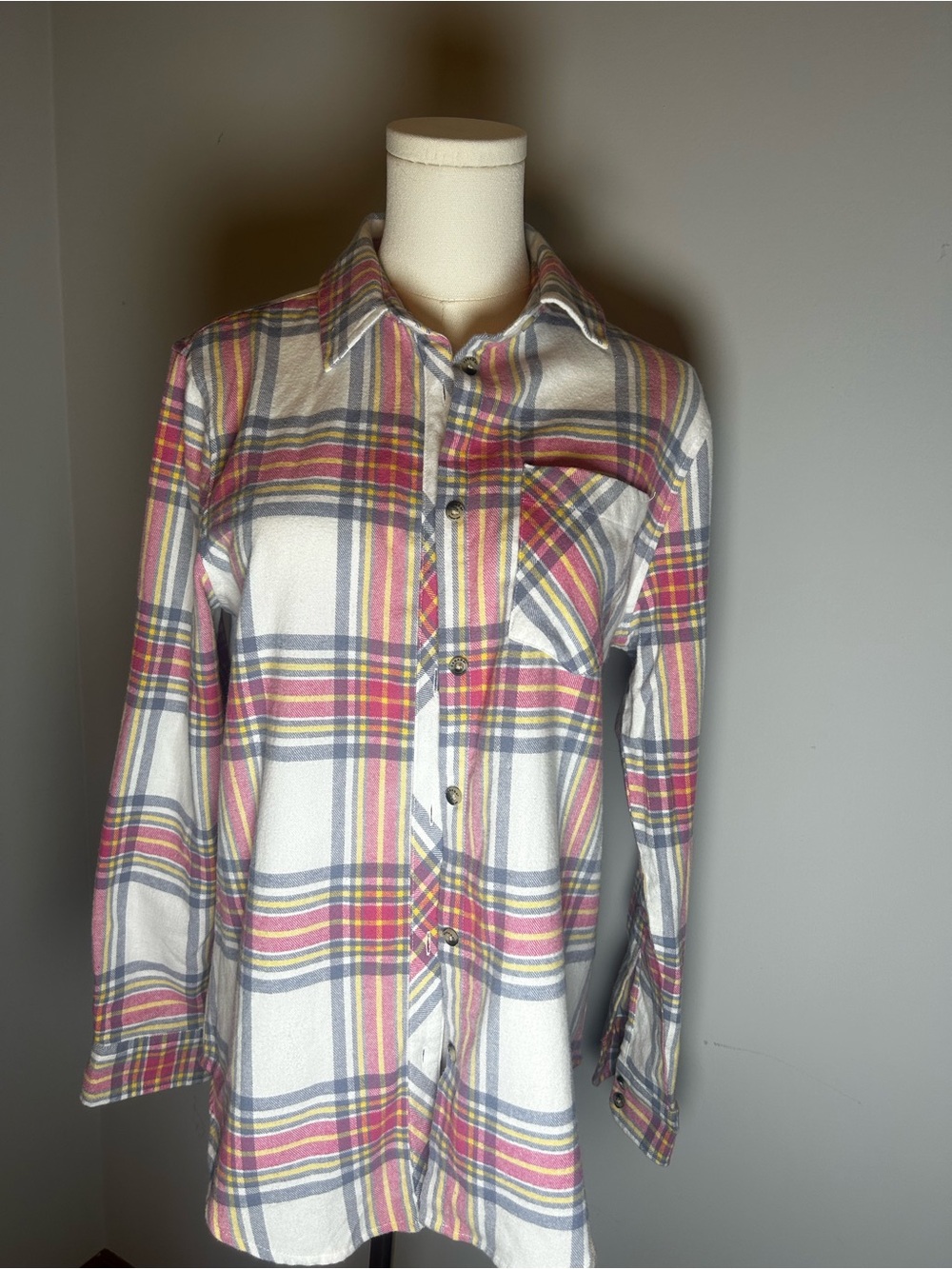 Canada Weather Women’s Gear Plaid Button-Up Shirt - White, Pink & Gray MM VGC